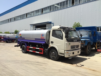 家家通攜手機電之家發(fā)布新款智能灑水車，引領環(huán)保清潔新風尚